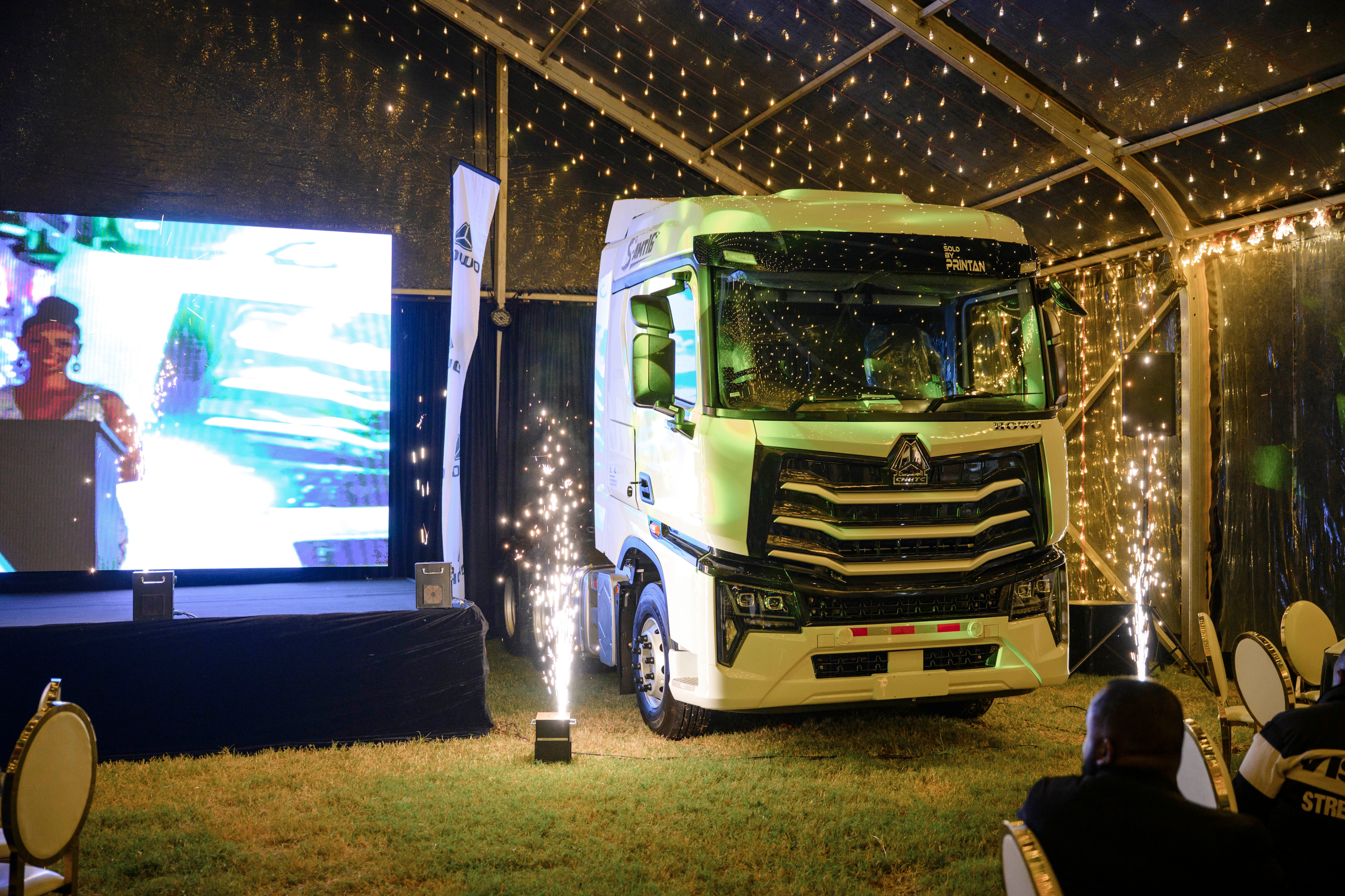 中國重汽成功舉辦肯尼亞HOWO-MAX新品發(fā)布會